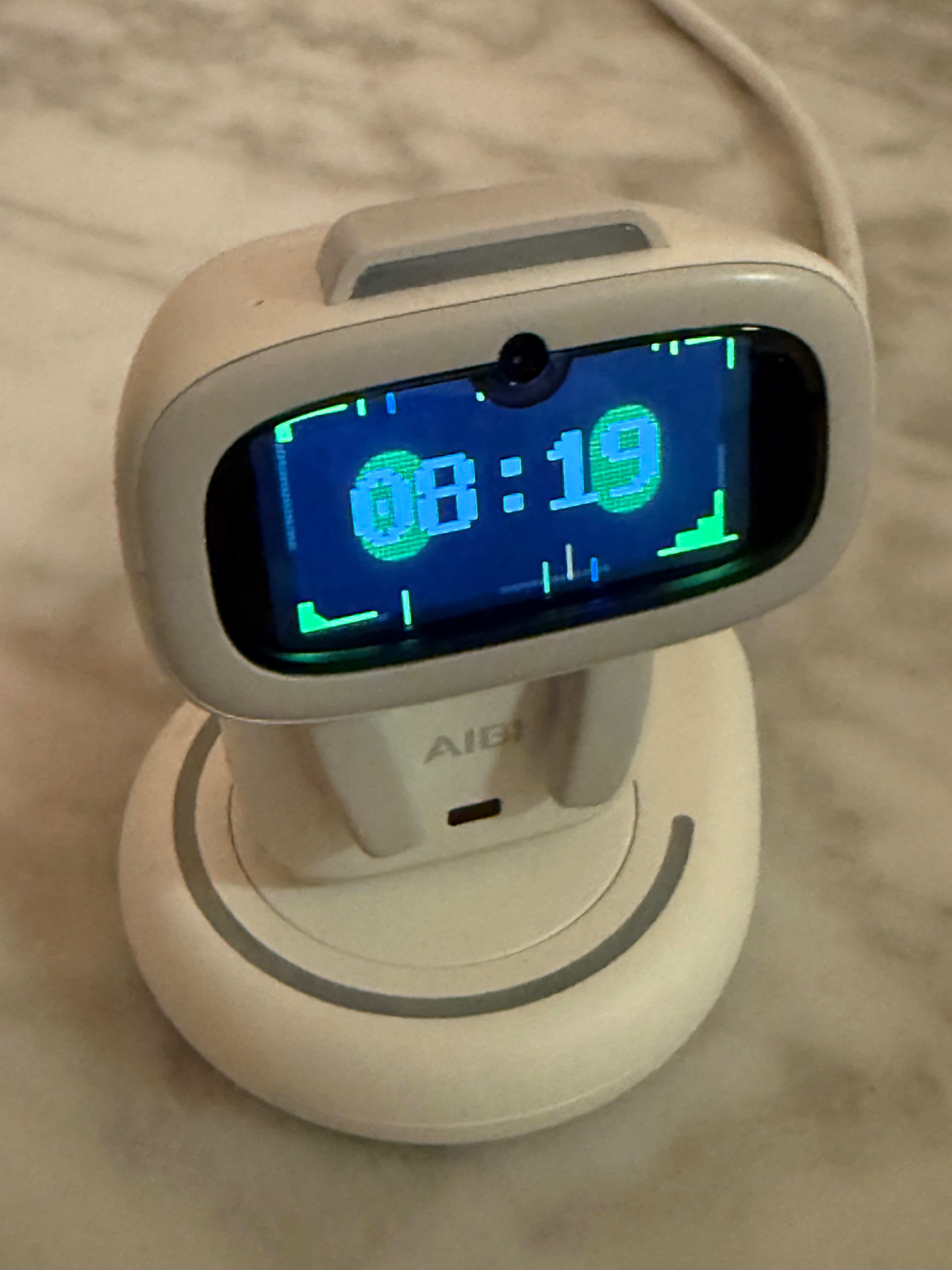 Aibi Pocket Pet displaying the time.