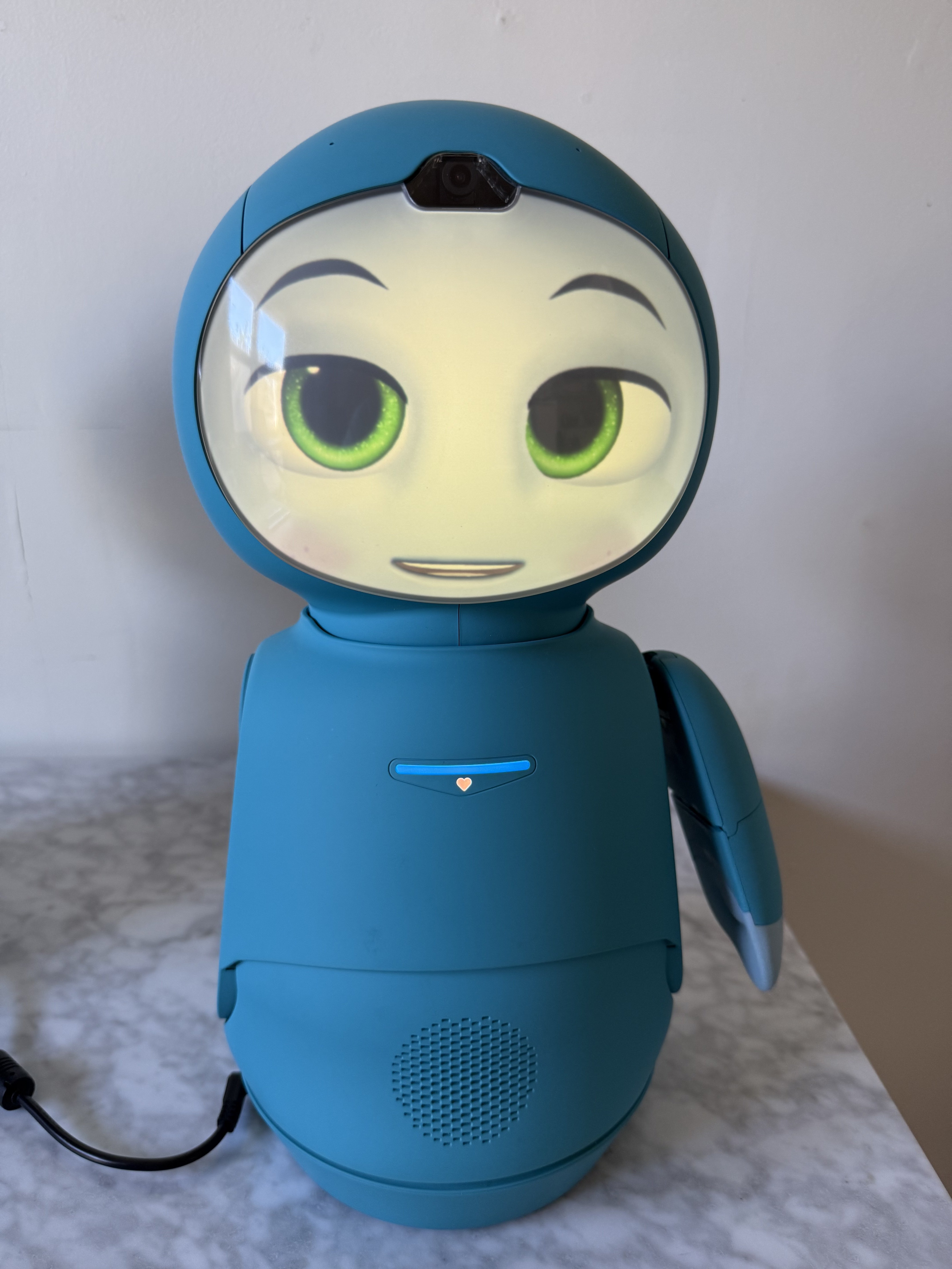 Moxie’s arms can detach